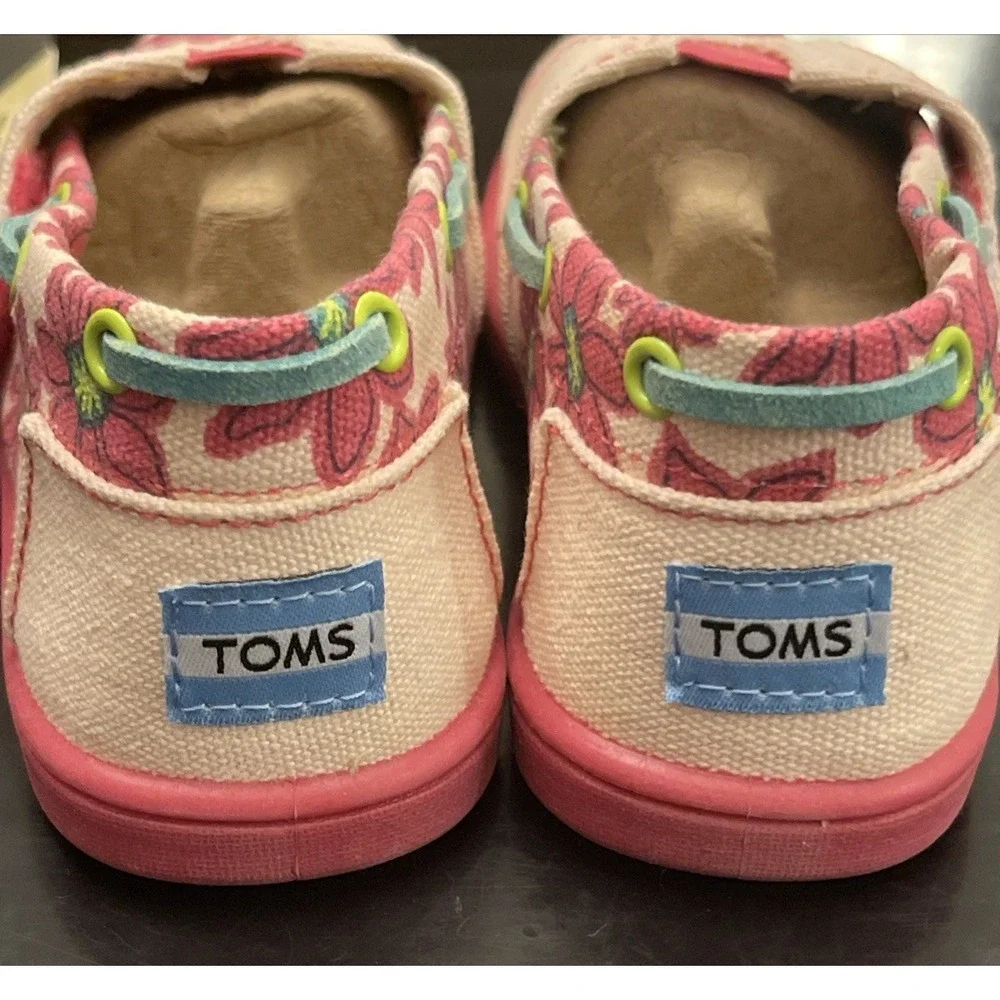 Rare NIB Authentic TOMS Pink Daisy Bimini Slip-On Shoe Bright Pink Youth Sz 11